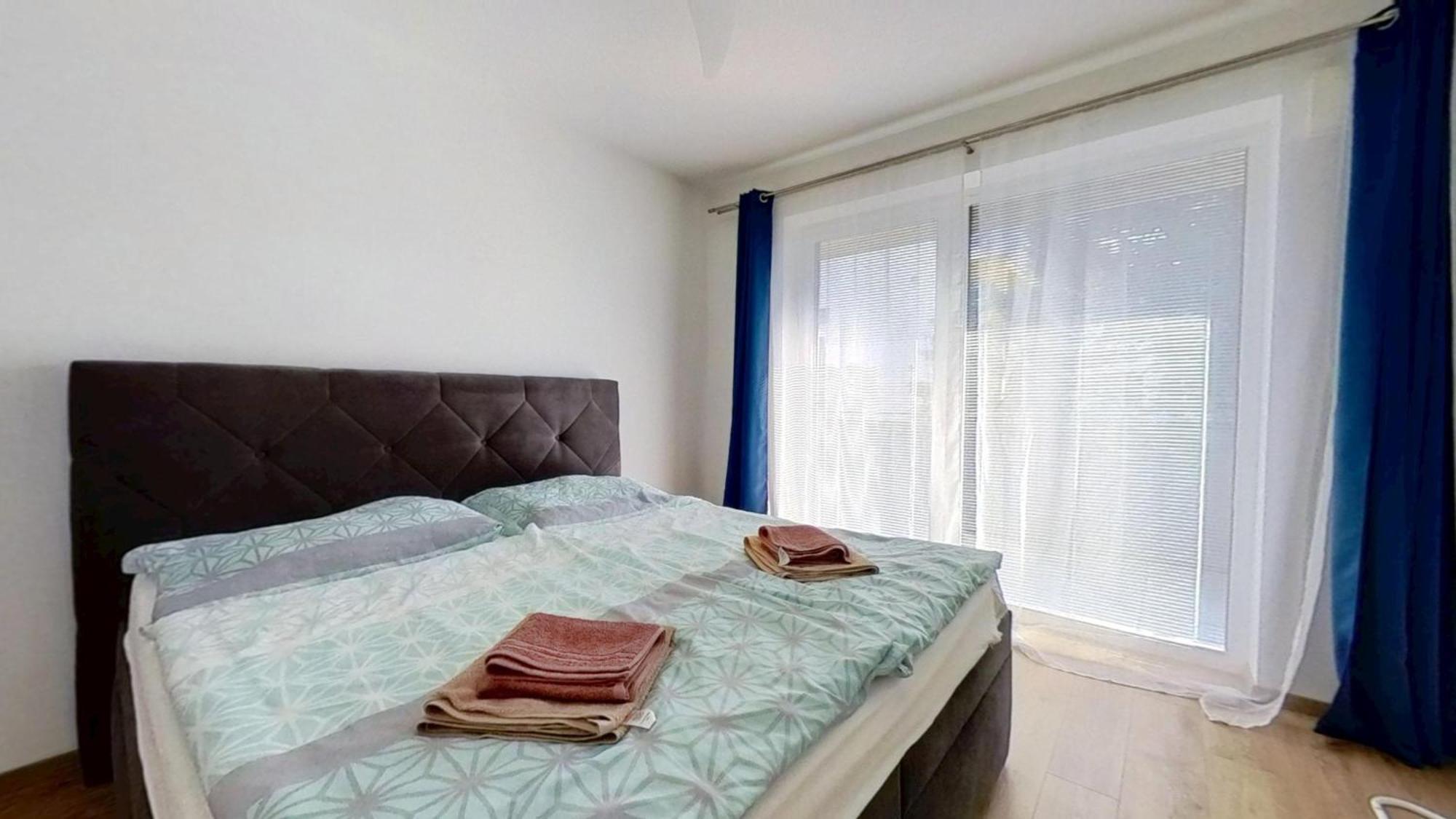 Air-Conditioned 2 Room Apartment, With Terrace, Rovinka 203 Eksteriør bilde