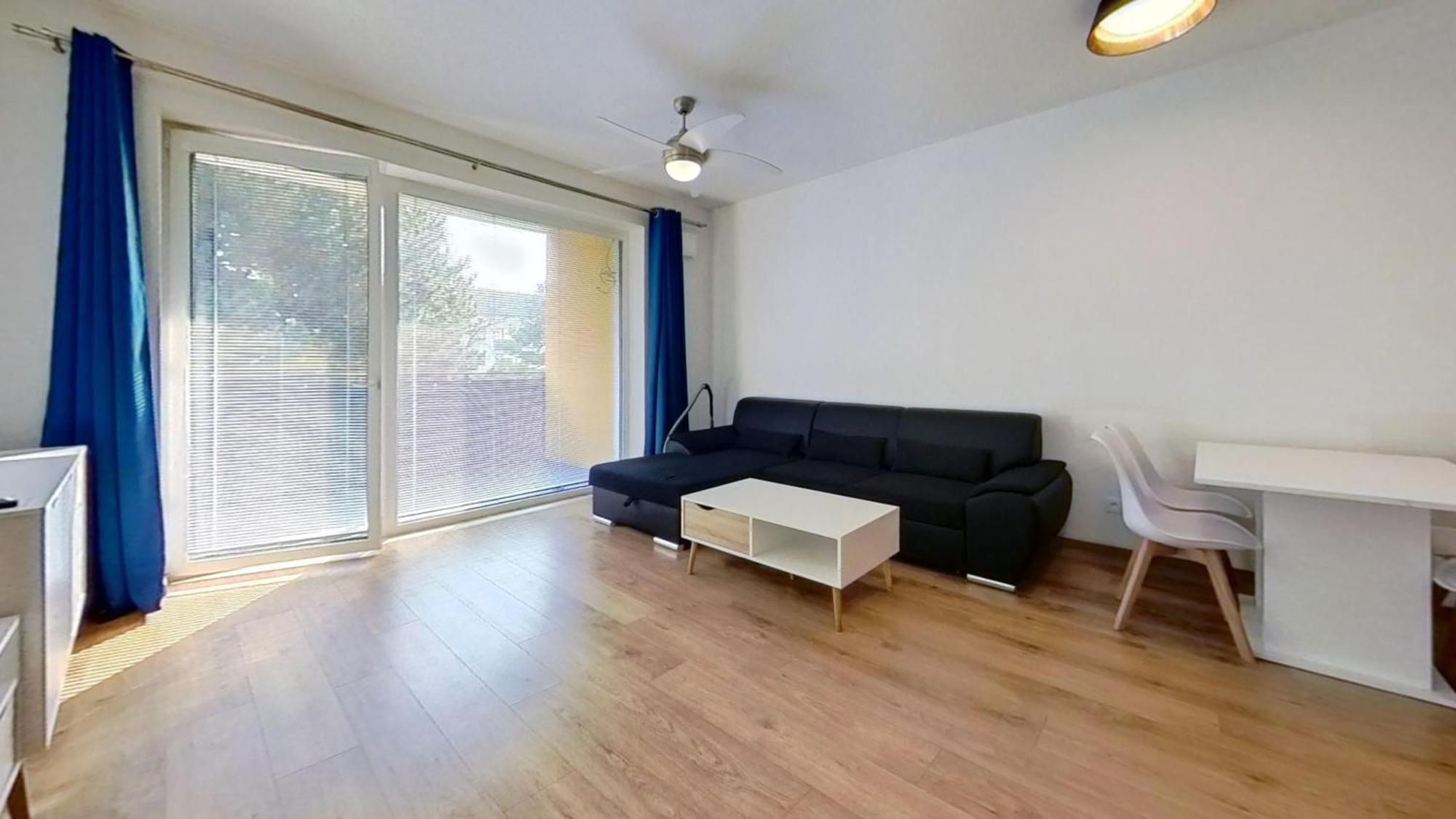 Air-Conditioned 2 Room Apartment, With Terrace, Rovinka 203 Eksteriør bilde