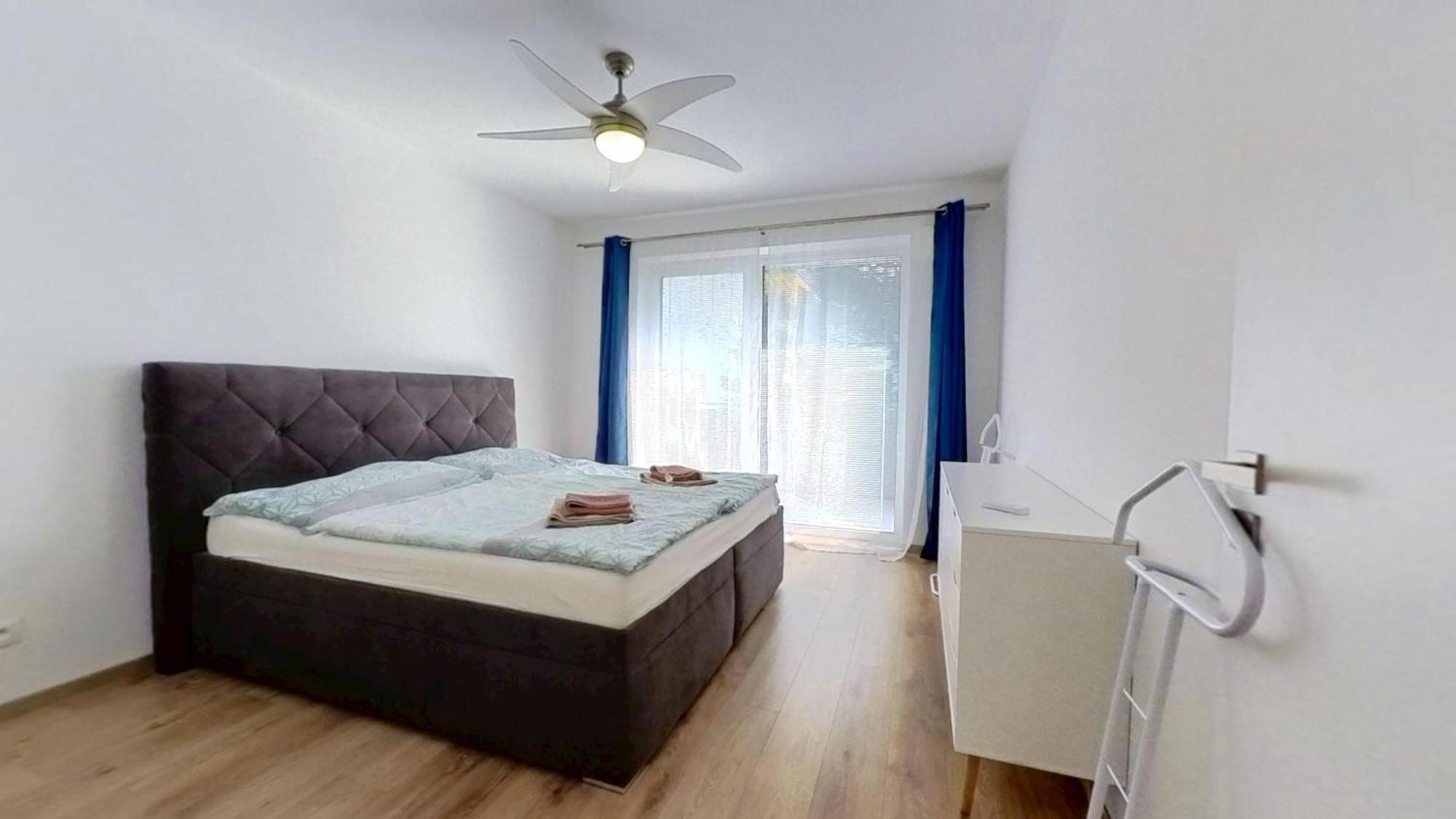 Air-Conditioned 2 Room Apartment, With Terrace, Rovinka 203 Eksteriør bilde